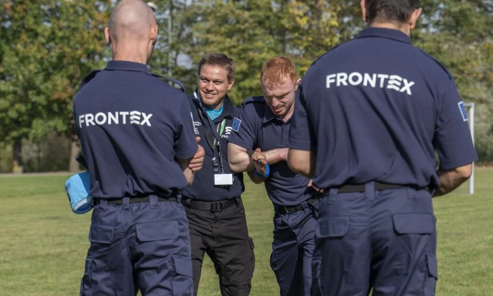 Frontex: Αυξήθηκε ο αριθμός των παράτυπων αφίξεων προσφύγων και μεταναστών